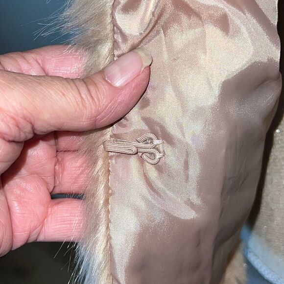 New Carolina Belle Montreal Faux Fur Champagne Rose Jacket VERY TRENDY!  SIZE L - Picture 5 of 8